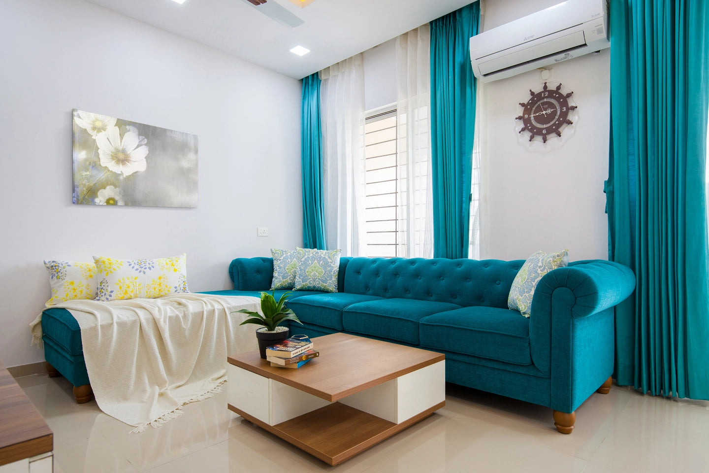 Blue Toned Modern Theme Spacious Living Room
